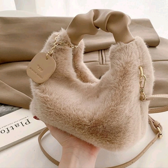 Minimalist Metal Decor Plush Hand Bag, Casual Daily Use - Picture 1 of 5